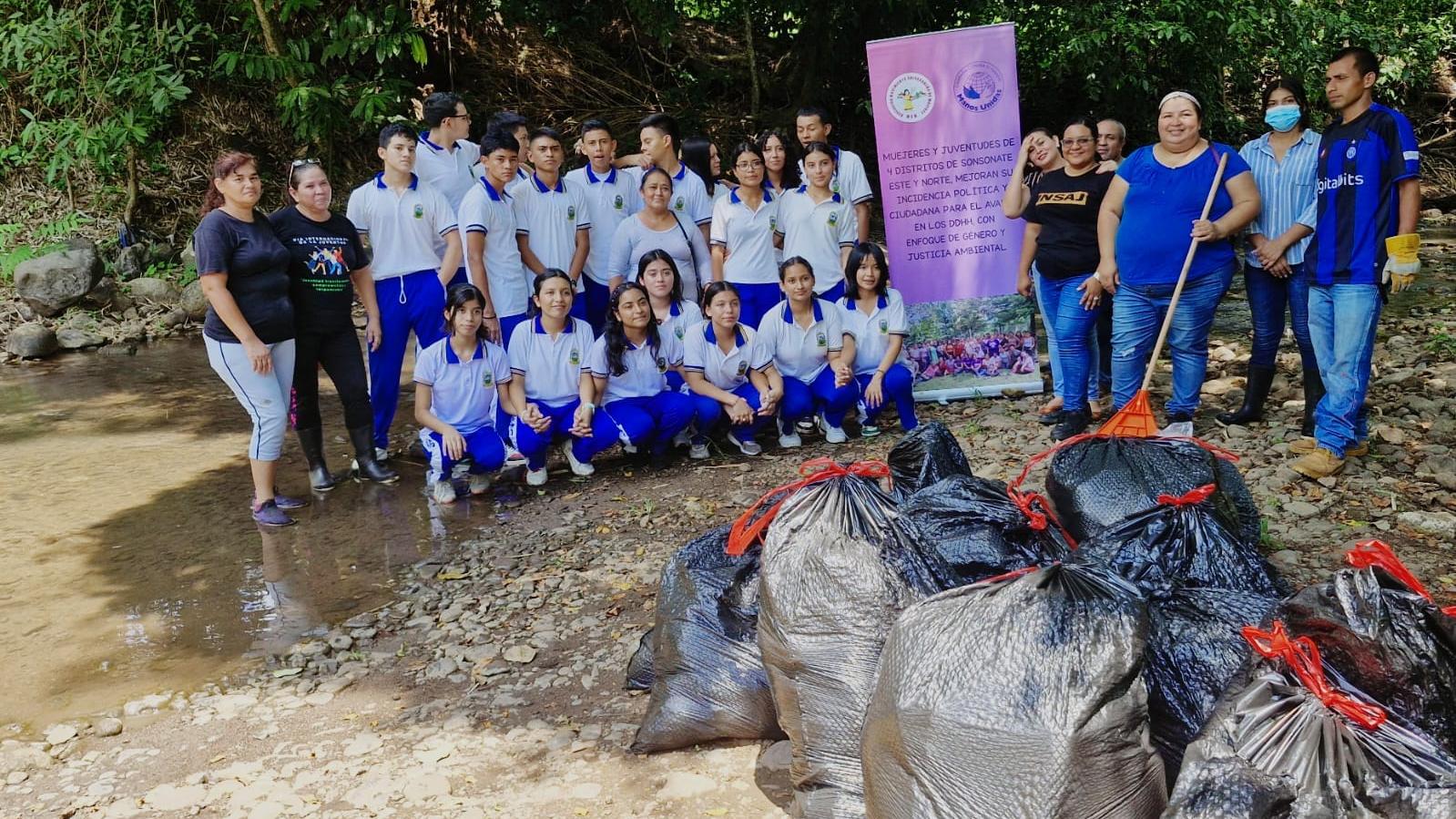 juventudes y comité ambiental, en limpieza de rios