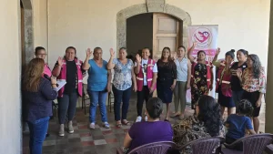 Juramentación y entrega de credenciales a la nueva asociación de mujeres en Izalco