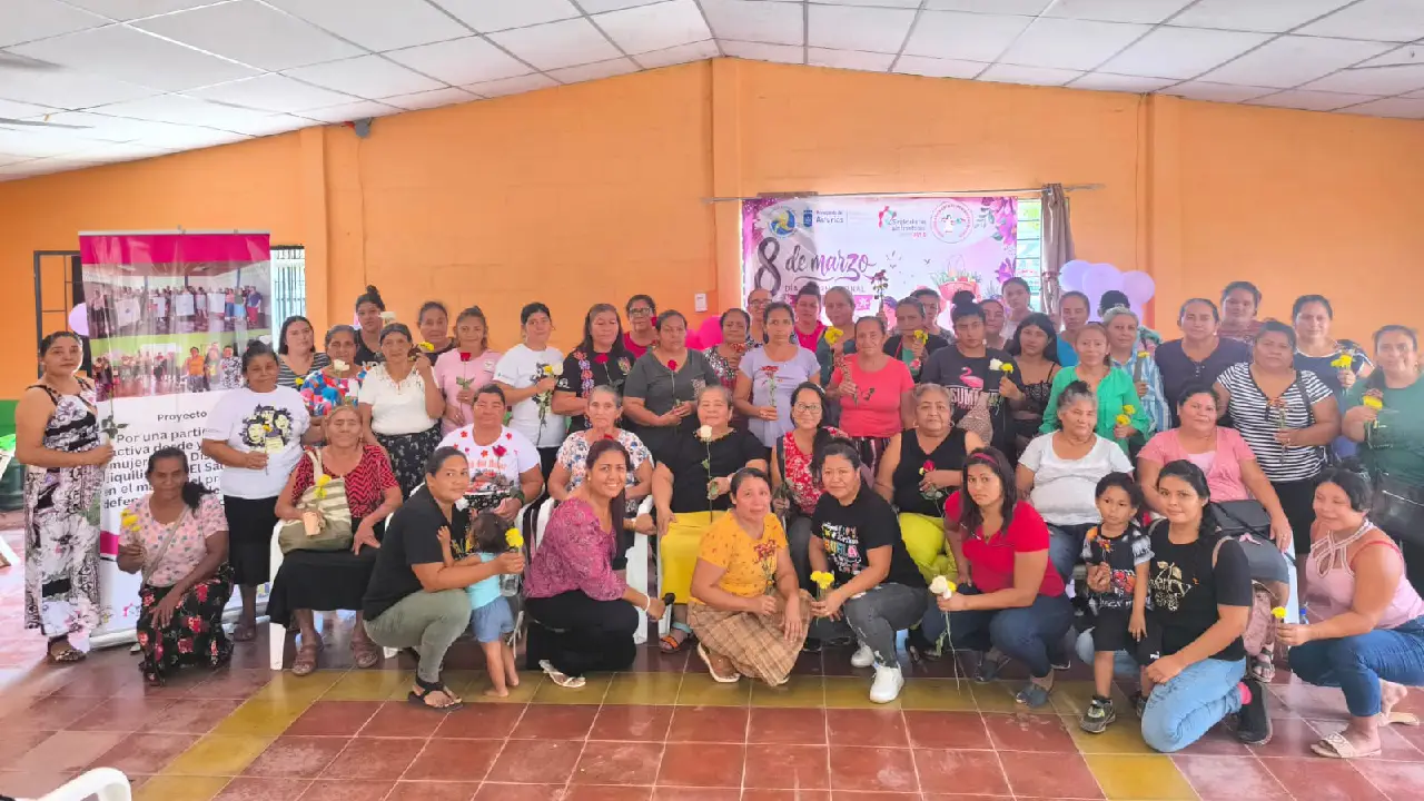 Conmemoramos el Día Internacional de la Mujer junto a mujeres del distrito de Jiquilisco, en un espacio de encuentro, reflexión y reconocimiento a la lucha histórica de las mujeres