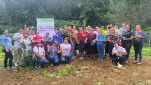 Con el compromiso de contribuir a la protección de los recursos naturales y fomentar una cultura de respeto hacia el medio ambiente, se desarrolló una jornada de reforestación